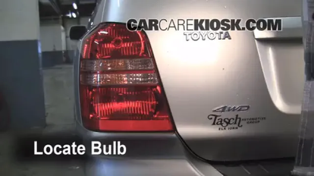 2002 Toyota Highlander Limited 3.0L V6 Lights Turn Signal - Rear (replace bulb)